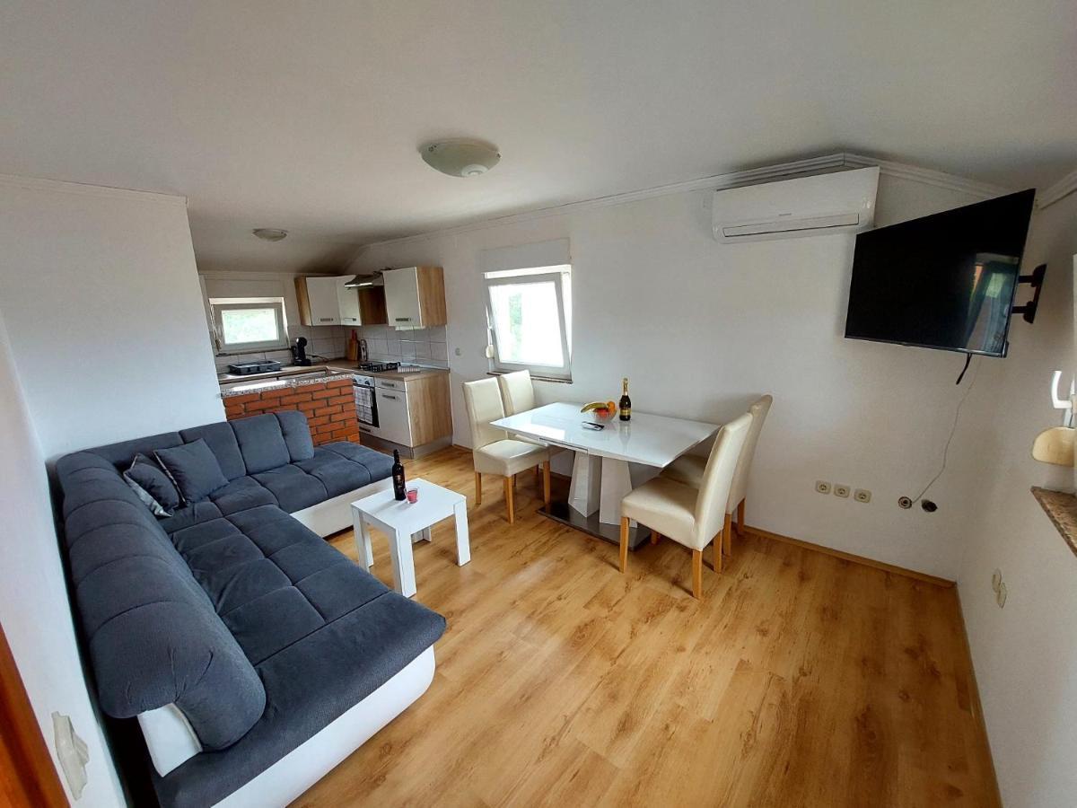 Apartman Zeljo Galižana Esterno foto