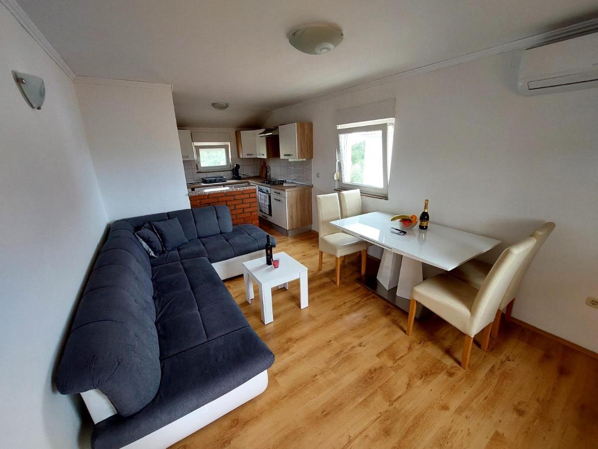 Apartman Zeljo Galižana Esterno foto