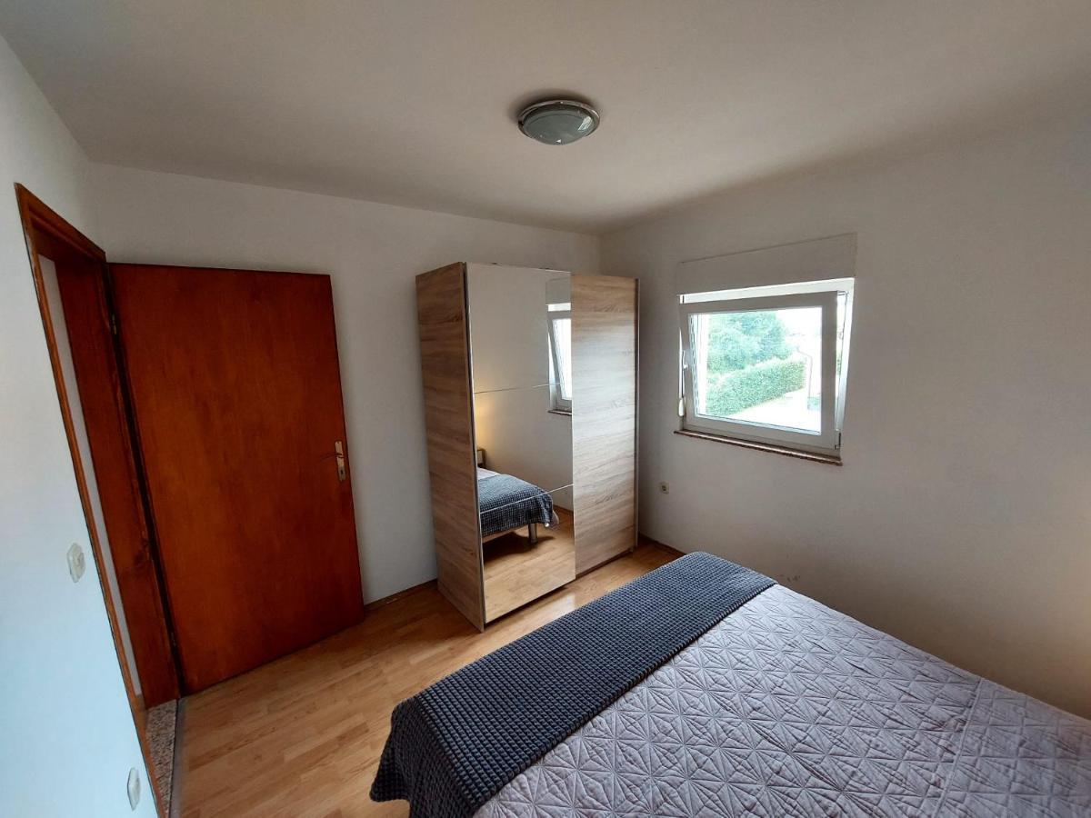 Apartman Zeljo Galižana Esterno foto