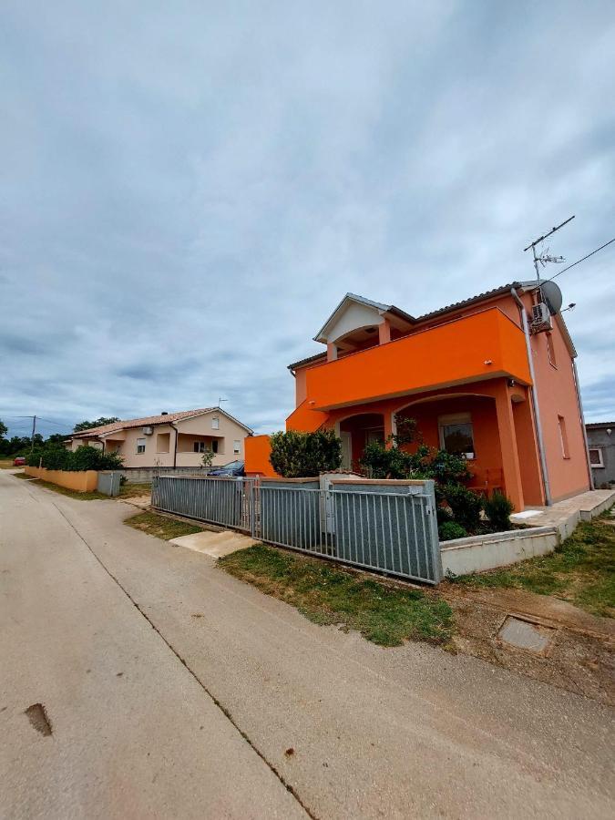 Apartman Zeljo Galižana Esterno foto
